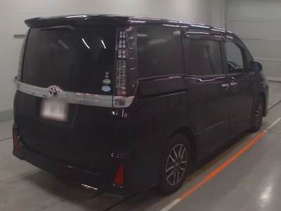 Toyota VOXY  с аукциона в Японии