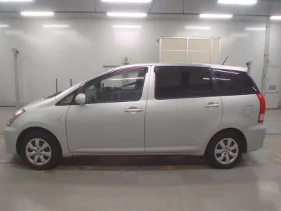 Toyota WISH  с аукциона в Японии