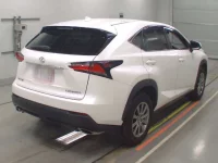 Lexus NX лот № 30473 оценка 4  с аукциона в Японии 1