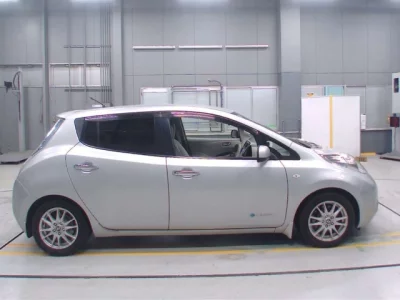 Nissan LEAF  с аукциона в Японии
