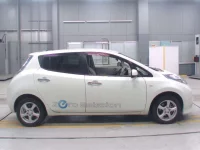 Nissan LEAF лот № 30222 оценка 4.5  с аукциона в Японии 2