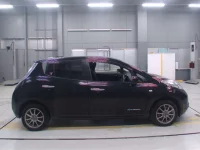 Nissan LEAF лот № 60061 оценка 4  с аукциона в Японии 2