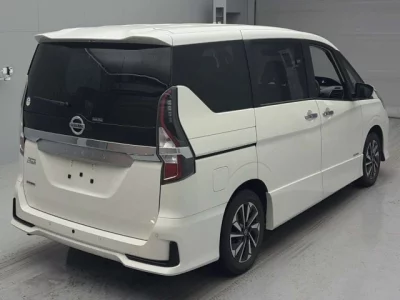 Nissan SERENA  с аукциона в Японии