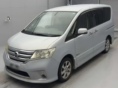 Nissan SERENA  с аукциона в Японии