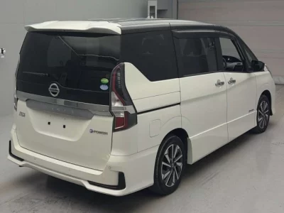 Nissan SERENA  с аукциона в Японии