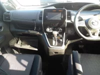 Nissan SERENA лот № 30204 оценка 4  с аукциона в Японии 8