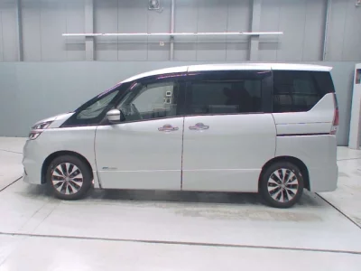 Nissan SERENA  с аукциона в Японии