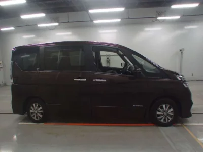Nissan SERENA  с аукциона в Японии