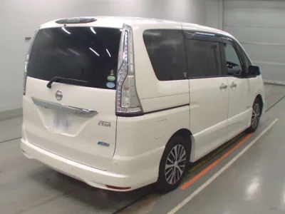 Nissan SERENA  с аукциона в Японии