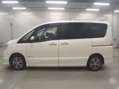 Nissan SERENA  с аукциона в Японии
