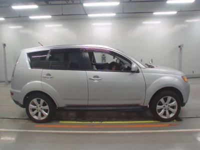 Mitsubishi OUTLANDER  с аукциона в Японии