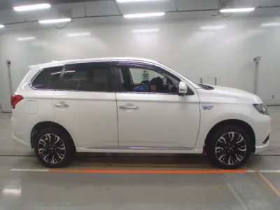 Mitsubishi OUTLANDER PHEV