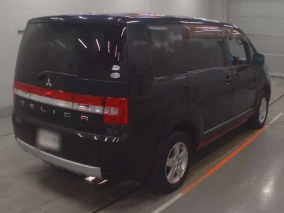 Mitsubishi Delica D:5