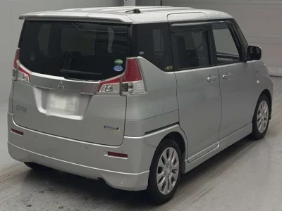 Mitsubishi DELICA D2