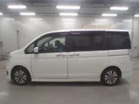 Honda STEP WAGON лот № 10228 оценка 3.5  с аукциона в Японии 3