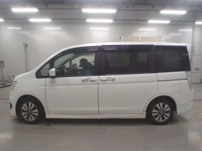 Honda STEP WAGON  с аукциона в Японии