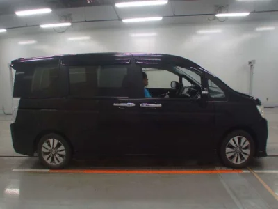 Honda STEP WAGON  с аукциона в Японии