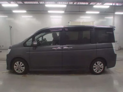 Honda STEP WAGON  с аукциона в Японии