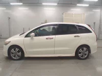 Honda STREAM лот № 30468 оценка 4  с аукциона в Японии 3