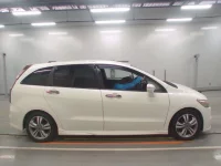 Honda STREAM лот № 30468 оценка 4  с аукциона в Японии 2