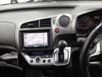 Honda STREAM лот № 36042 оценка 4  с аукциона в Японии 8