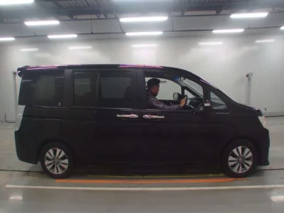 Honda STEP WAGON  с аукциона в Японии