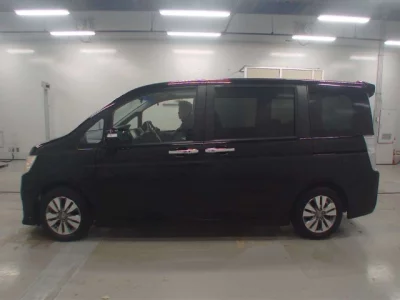 Honda STEP WAGON  с аукциона в Японии