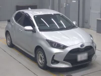 Toyota YARIS лот № 30220 оценка 4  с аукциона в Японии 4