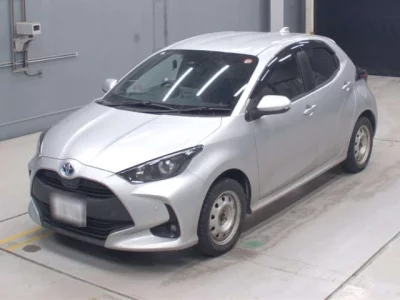 Toyota YARIS  с аукциона в Японии