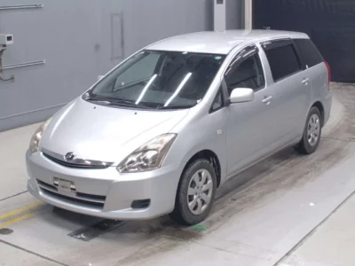 Toyota WISH  с аукциона в Японии