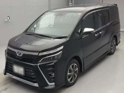 Toyota VOXY  с аукциона в Японии