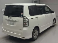 Toyota VOXY лот № 280 оценка 4  с аукциона в Японии 1