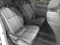 Toyota VOXY лот № 33103 оценка 5  с аукциона в Японии 9