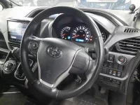 Toyota VOXY лот № 30442 оценка 4  с аукциона в Японии 6