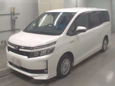 Toyota VOXY  с аукциона в Японии