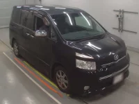 Toyota VOXY лот № 10246 оценка 3  с аукциона в Японии 4