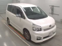 Toyota VOXY лот № 30432 оценка 3.5  с аукциона в Японии 4