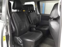 Toyota VOXY лот № 30432 оценка 3.5  с аукциона в Японии 9