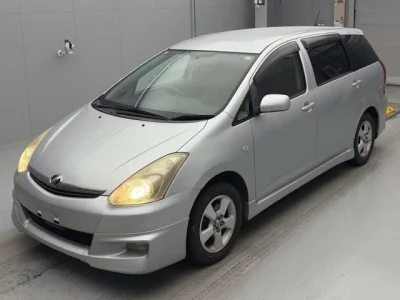 Toyota WISH  с аукциона в Японии