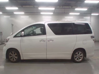 Toyota VELLFIRE  с аукциона в Японии