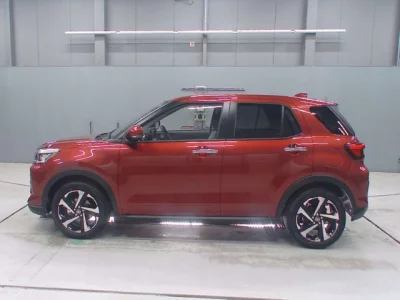 Toyota RAIZE  с аукциона в Японии