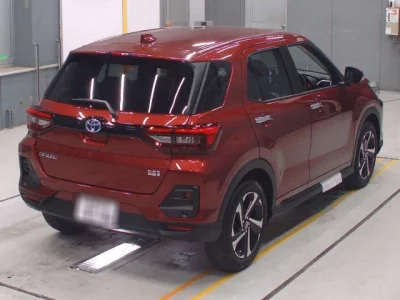 Toyota RAIZE  с аукциона в Японии