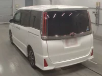 Toyota NOAH лот № 30444 оценка 4.5  с аукциона в Японии 5