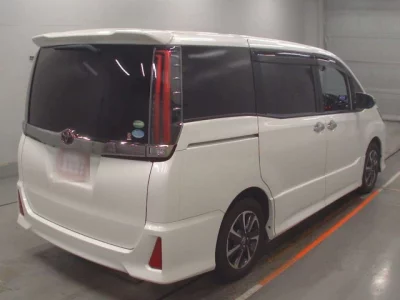 Toyota NOAH  с аукциона в Японии
