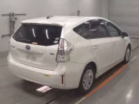 Toyota PRIUS ALPHA лот № 30501 оценка 4  с аукциона в Японии 1