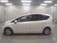 Toyota PRIUS ALPHA лот № 30401 оценка 3.5  с аукциона в Японии 3