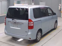 Toyota NOAH лот № 70123 оценка 3.5  с аукциона в Японии 1