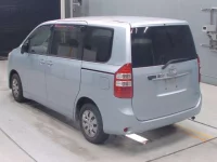 Toyota NOAH лот № 70123 оценка 3.5  с аукциона в Японии 5