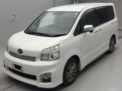 Toyota VOXY  с аукциона в Японии