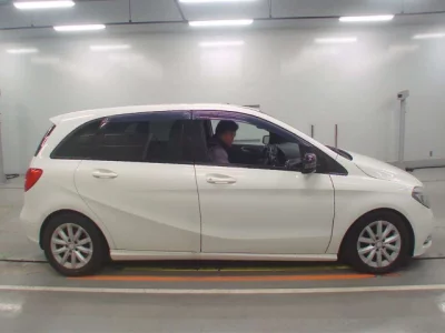 Mercedes-Benz B CLASS